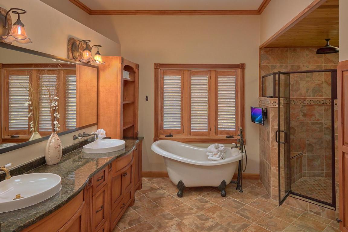 Journey'S End, 5 Bedrooms, Sleeps 12, Private Outdoor Pool, Theater, Sauna Sevierville Exterior photo