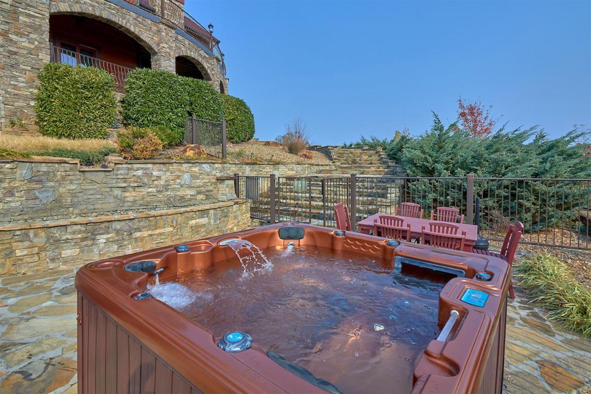 Journey'S End, 5 Bedrooms, Sleeps 12, Private Outdoor Pool, Theater, Sauna Sevierville Exterior photo