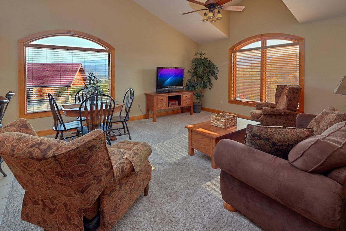 Journey'S End, 5 Bedrooms, Sleeps 12, Private Outdoor Pool, Theater, Sauna Sevierville Exterior photo